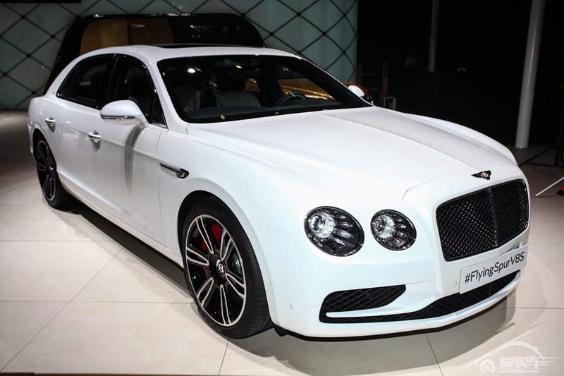 賓利汽車攜重磅車型亮相2016北京國際車展 演繹極致豪華、超凡性能與頂級定制工藝的至臻盛宴