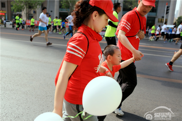 别克再度携手2016大连国际马拉松赛