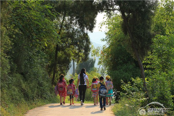 三省探访，爱心聚力 “同走上学路”大众汽车儿童安全书包爱心行动圆满落幕