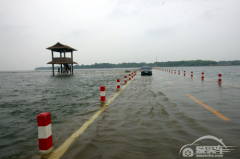  南方再迎强降雨，新款克莱斯勒300C五星安全拒绝“水上漂” 