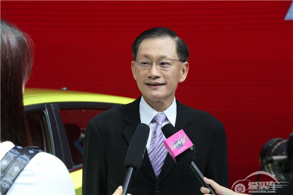 新生代TIIDA动感上市 东风日产闪亮深圳车展