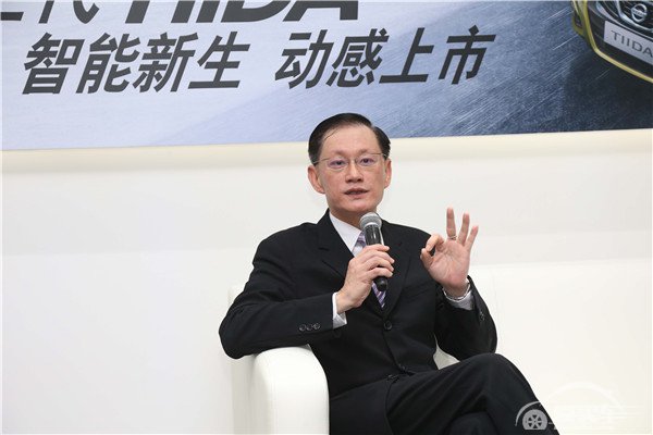 新生代TIIDA动感上市 东风日产闪亮深圳车展