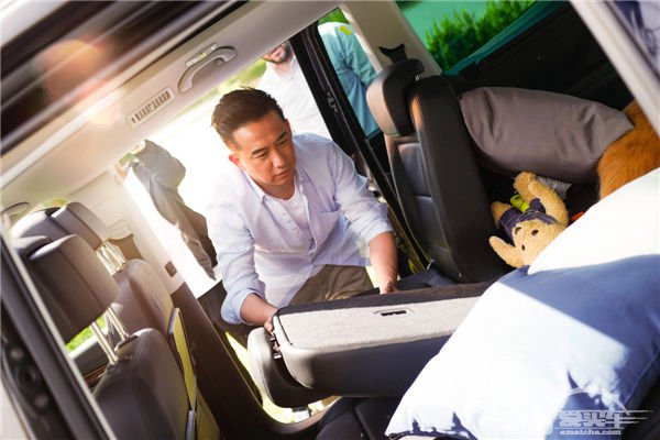 在幸福中 恣意穿行 黄磊与新夏朗的幸福约定