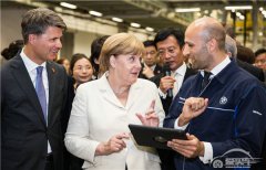  德国总理默克尔参观华晨宝马铁西工厂 