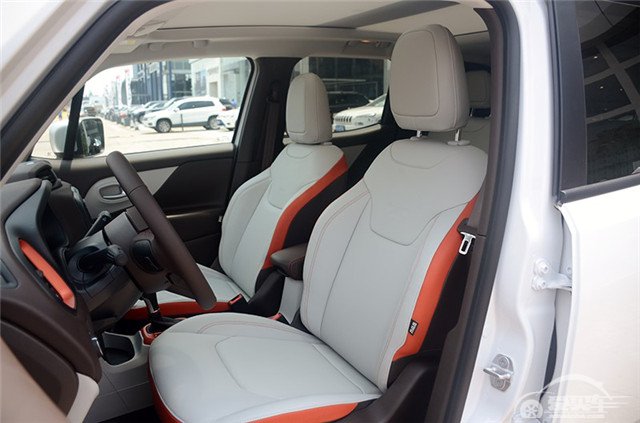 史上最专业的小型SUV，自由侠到店实拍