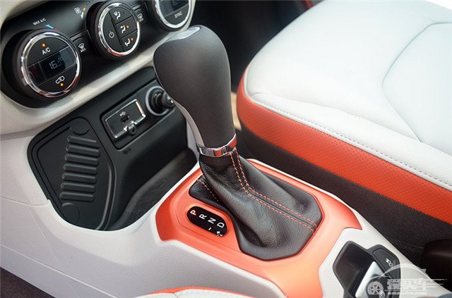 史上最专业的小型SUV，自由侠到店实拍