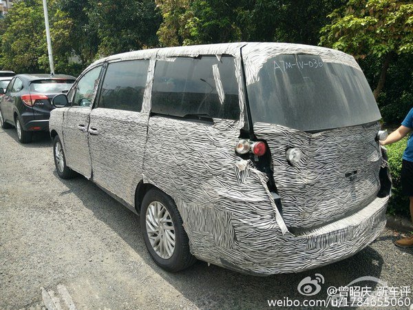 延续GA8设计 广汽传祺GM8内饰谍照曝光