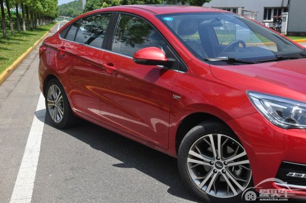 年底上市,奇瑞艾瑞泽5 1.5T实车曝光