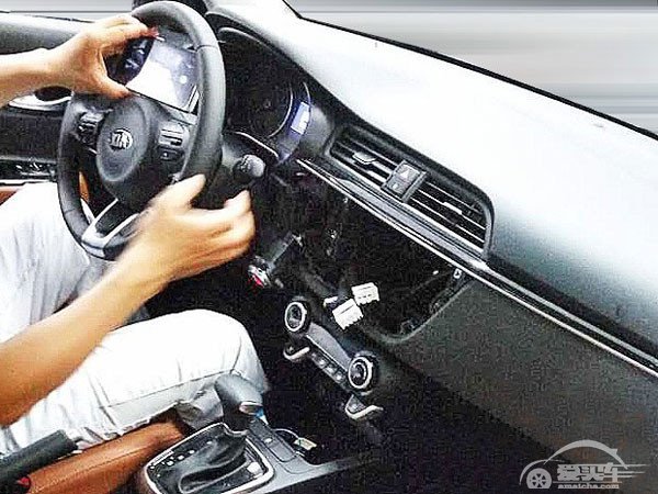 韩系1.2T动力来袭 新款起亚K2最新谍照