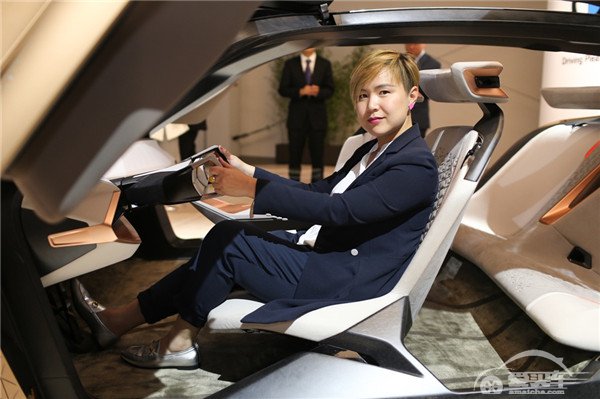 首辆由中国艺术家创作的宝马艺术车将于2017年问世