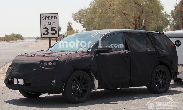 或搭2.0T发动机 讴歌新RDX谍照曝光