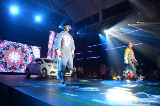 汽车圈的“维密”？雪佛兰新科鲁兹走T秀