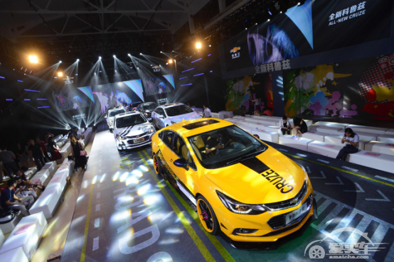 汽车圈的“维密”？雪佛兰新科鲁兹走T秀