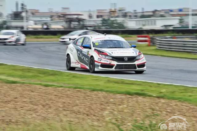 向拼搏致敬，东风本田思域摘得CTCC肇庆站双料冠军