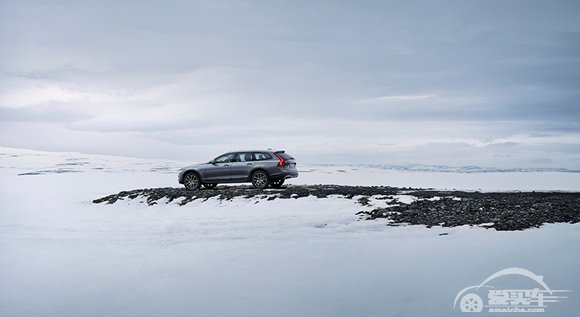 沃尔沃汽车发布全新V90 Cross Country官图