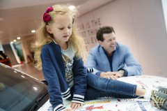  孩童参与车身伪装设计 路虎全新发现神秘依旧 