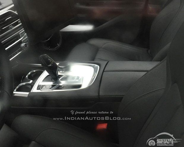 即将亮相 新一代宝马5系内饰谍照曝光