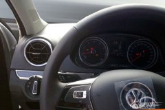  换装新娱乐系统，新款捷达内饰谍照曝光 