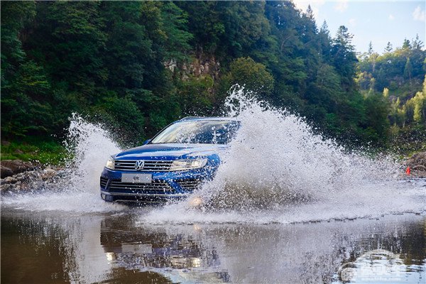 大众进口汽车途锐免费保养进行时