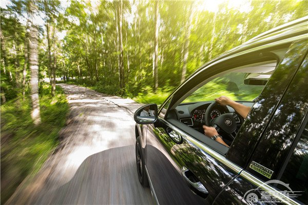 大众进口汽车途锐免费保养进行时