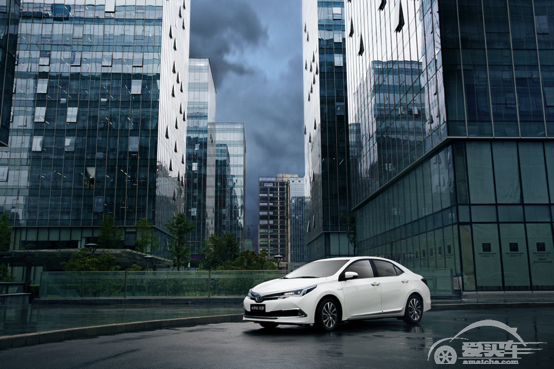 卡罗拉双擎，混出一片天