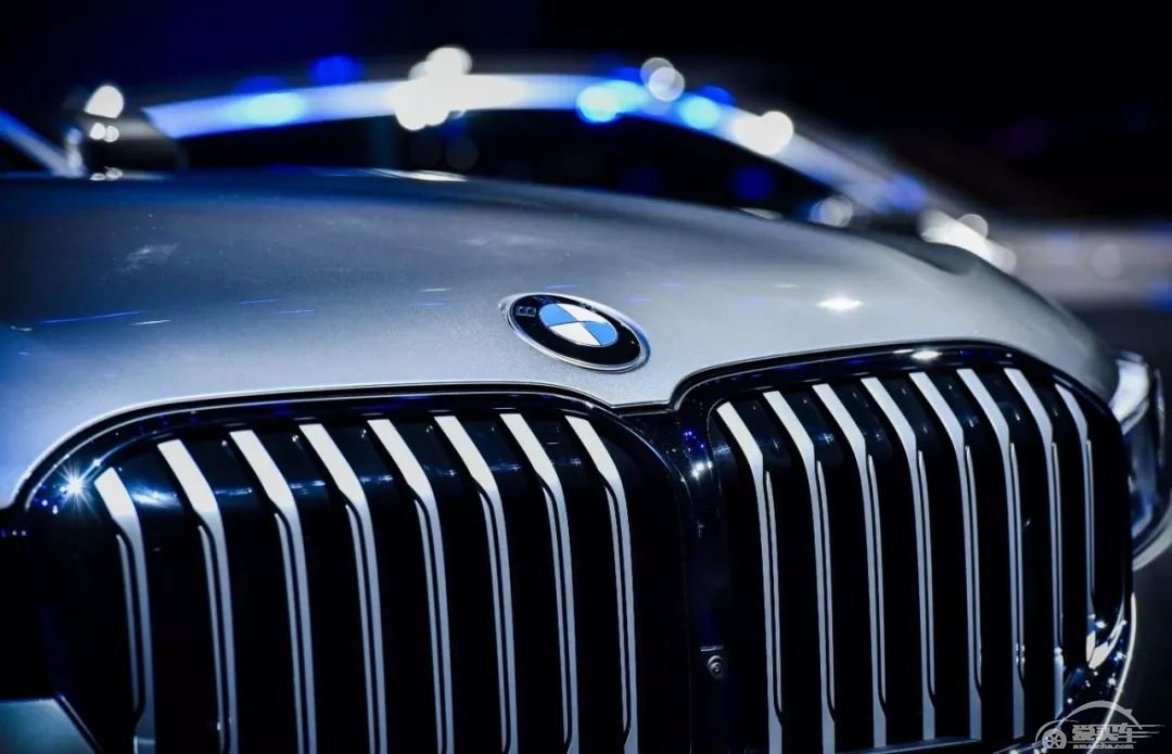 重塑大型豪华车市场格局，新BMW 7系的坚守与创新