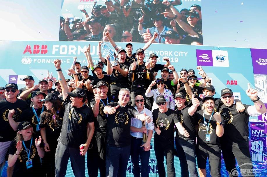 DS钛麒包揽FE赛季双冠，“冠军级”电动技术成DS新车标配？