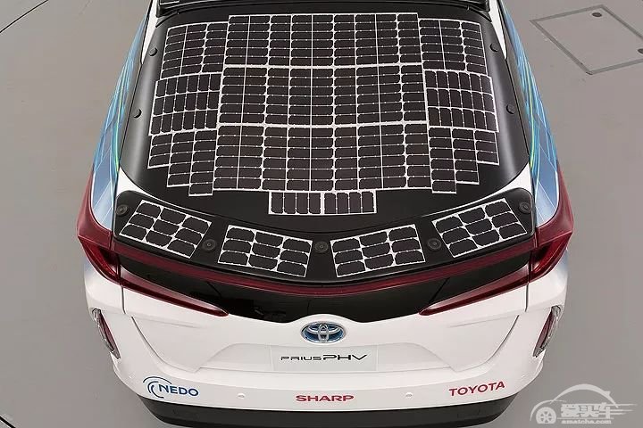 丰田新能源黑科技，太阳能电动车亮相！上下班从此告别充电桩