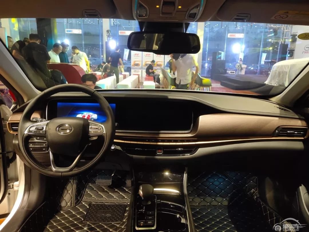 全新一代传祺GA6上市，尺寸超雅阁凯美瑞，卖A级车的价格！