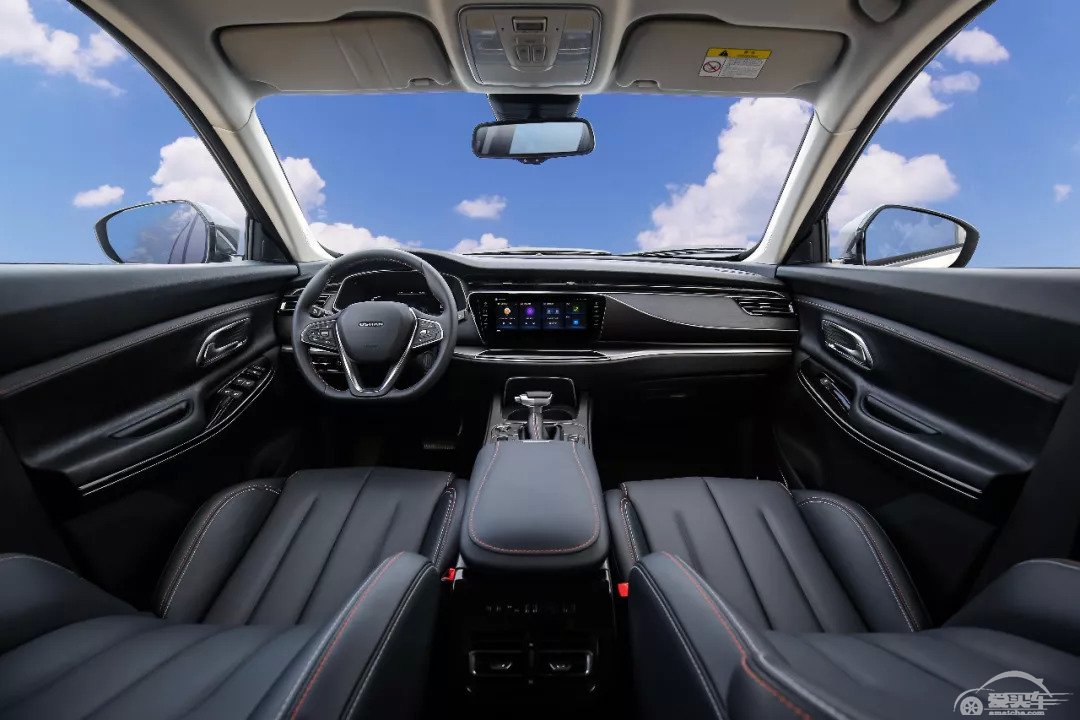 长安欧尚X7不给对手留活路！7.99万元起预售还终身免费维保