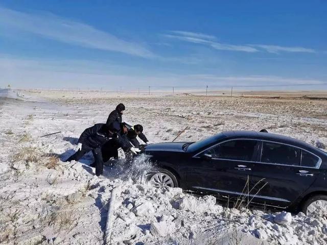 再艰难的路都不怕，这5款轿车的“四驱”可秒杀大部分SUV