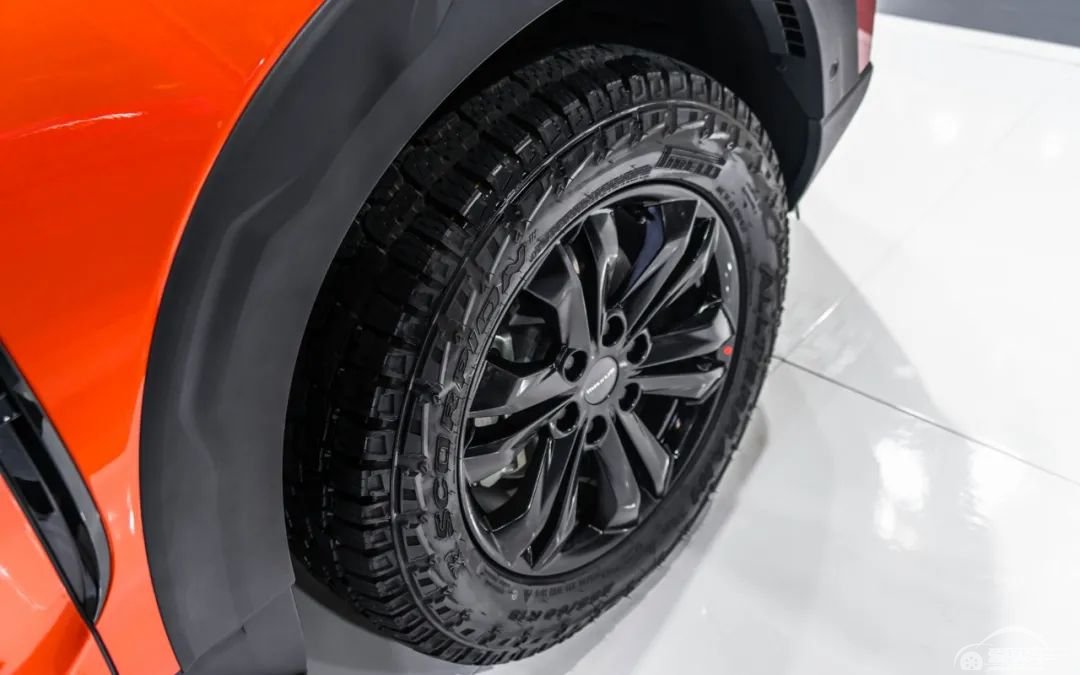 体验上汽MAXUS D90 Pro：差点以为在玩极品飞车！【快车体验296】