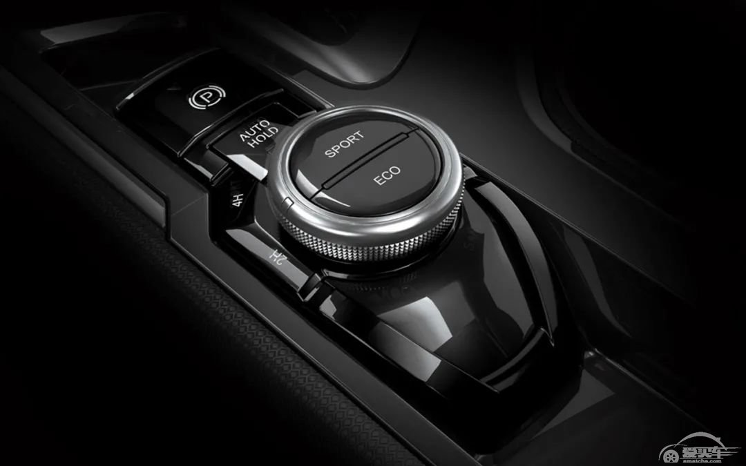 体验上汽MAXUS D90 Pro：差点以为在玩极品飞车！【快车体验296】