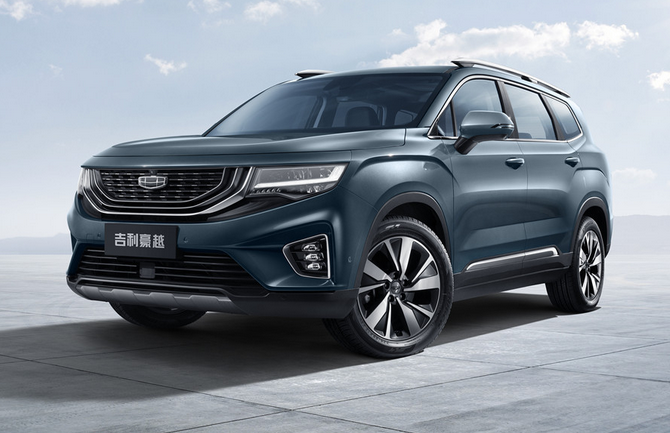  后备厢最大容积2360L，可放下2.2米气垫床，吉利豪越空间体验 