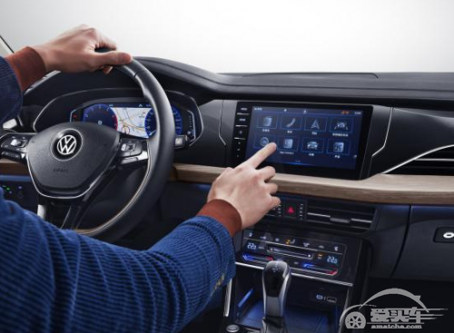 新款上汽大众帕萨特上市，智能又安全
