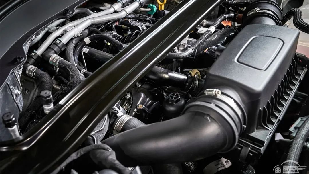 拳打大众途昂，脚踢丰田汉兰达，国产福特探险者你要买吗？