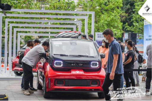 新宝骏车怎么样？智能网联是特色，用户评论这点最实在