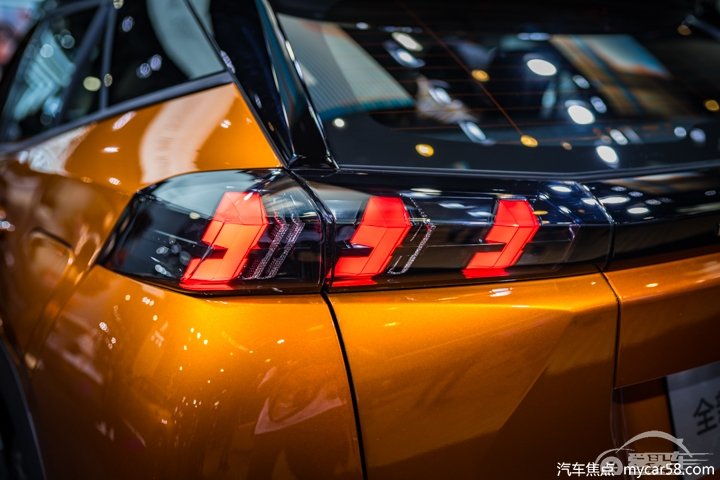 法系个性小钢炮，全新标致2008起售价不到11万，还买什么C-HR！