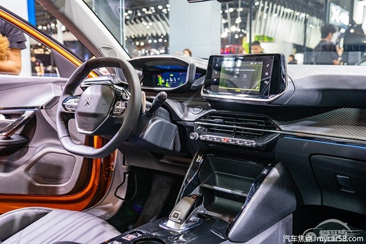 法系个性小钢炮，全新标致2008起售价不到11万，还买什么C-HR！