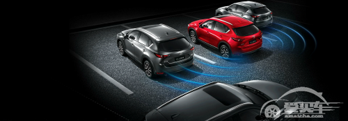 新上市SUV汽车，新款长安马自达CX5和美女很配哦