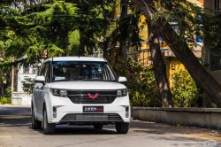  五菱宏光PLUS 1.5L车型正式上市 售价5.98万起 