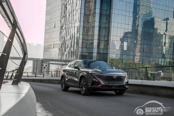 颜值与实力并存，长安UNI-T试驾体验