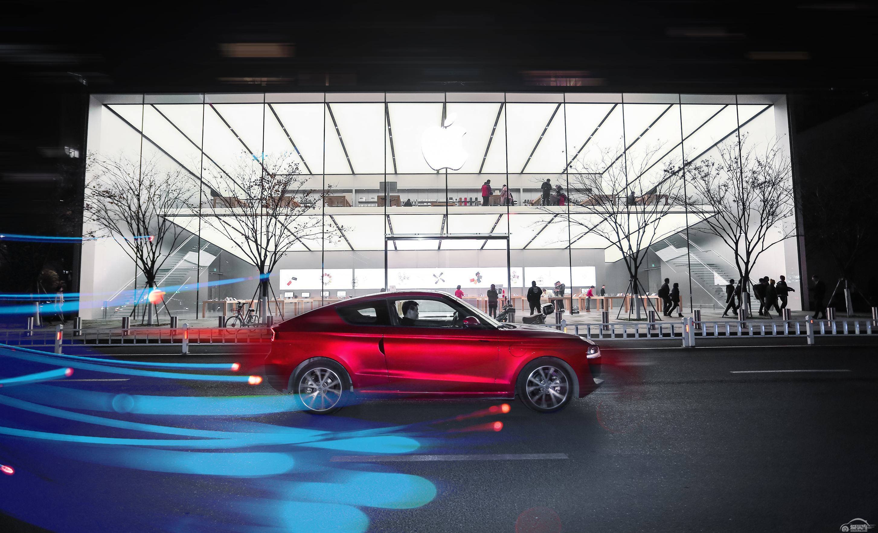 零跑S01外观不输燃油跑车，整体设计时尚简约，回头率爆棚！