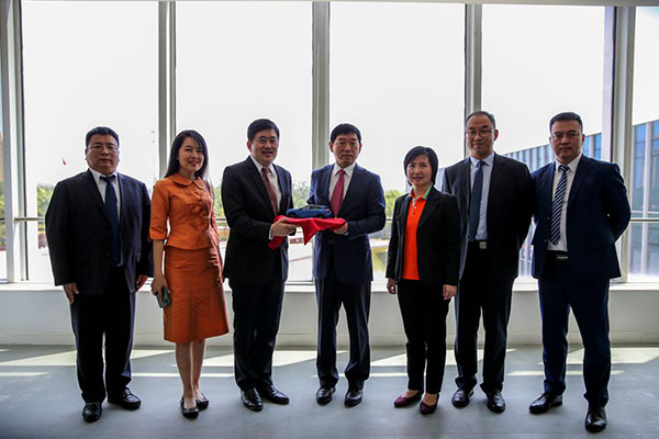 泰国驻华大使阿塔育·习萨目一行访问长城汽车