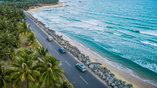  比宋MAX大，百公里油耗5.9L ，带娃出行一把好手 