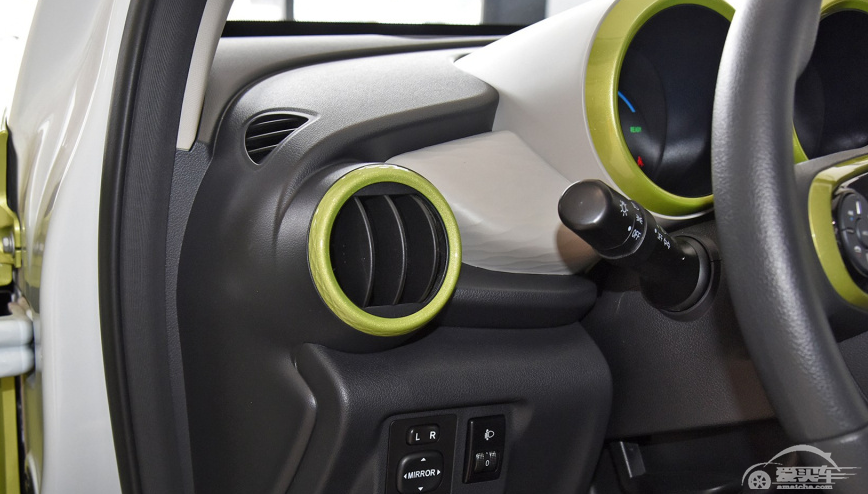 零跑T03造就新势力，10项驾驶辅助功能，欧拉R1黯然失色