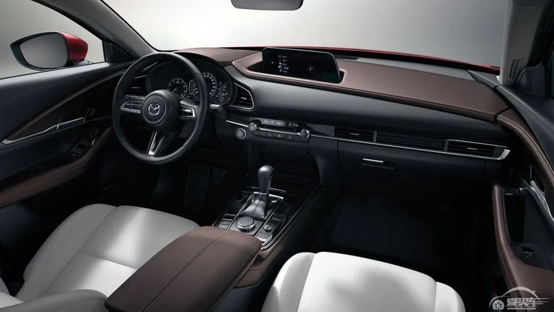 长安马自达CX-30售12.99万起，宝马新款5系官图发布…丨今日车闻