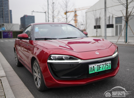 百公里加速6.9S，60秒高效除雾，零跑S01十万元起步