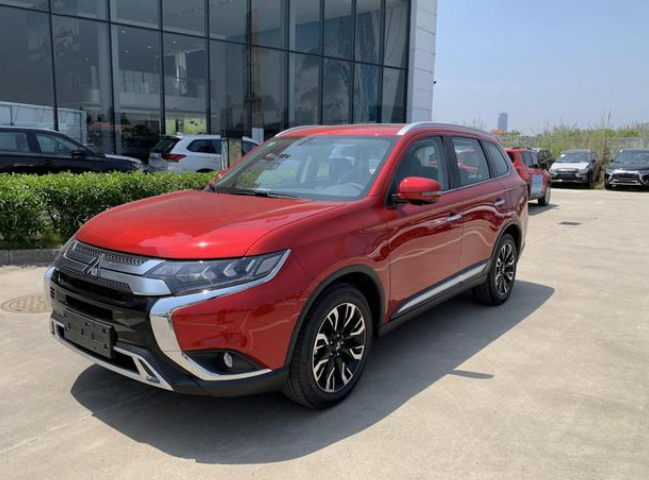  性价比SUV代表作，20万元、7座、四驱，你想要的它都有 