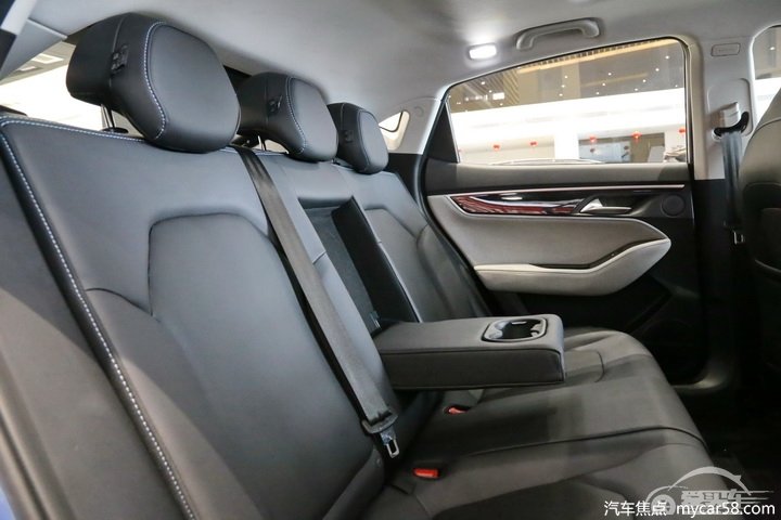 细节出众适合家用，到店实拍江淮iC5